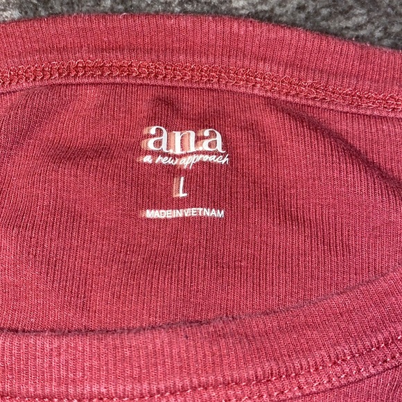 Red crop top - Picture 2 of 3